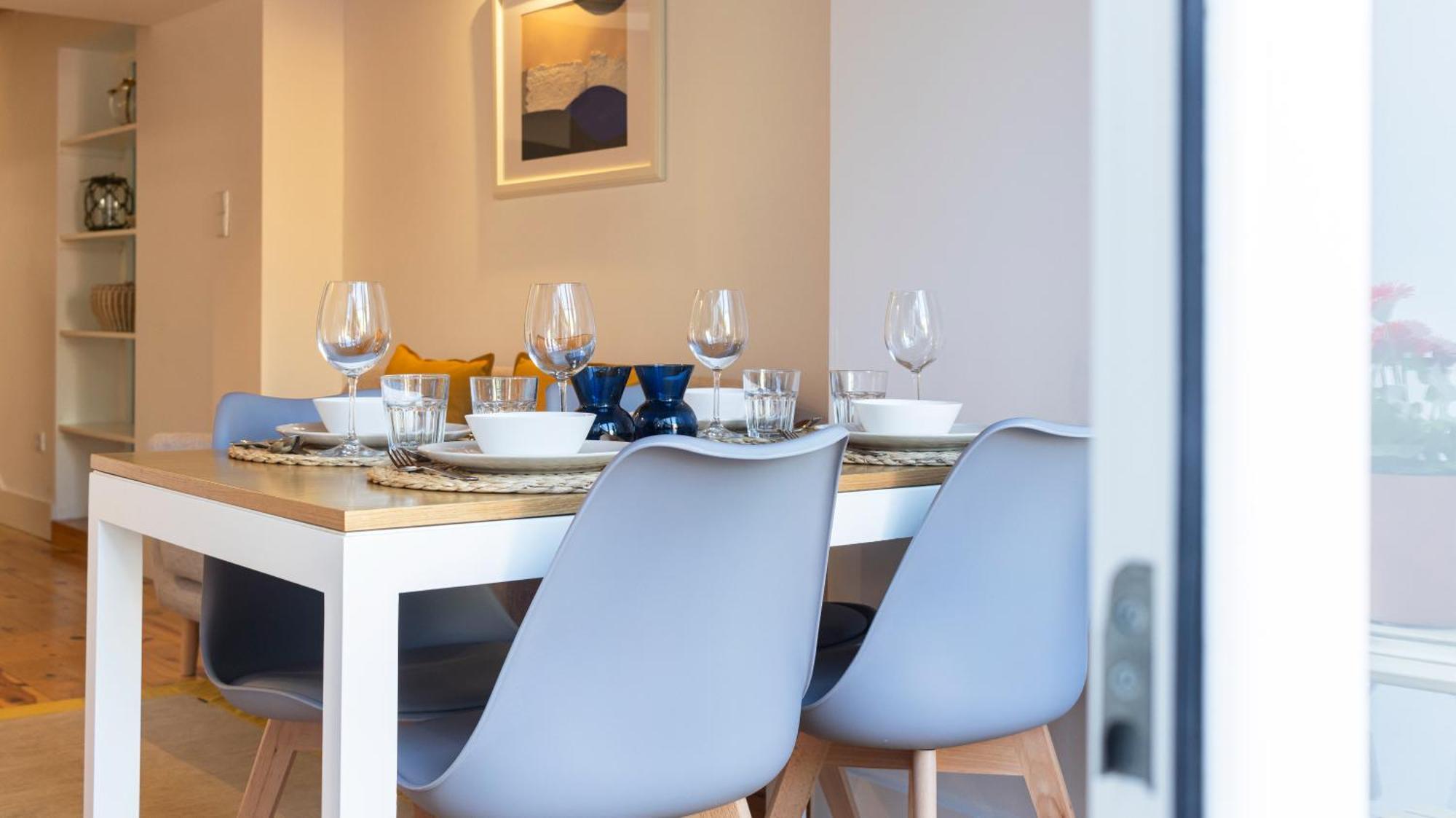 City Center Duplex W Patio By Lovelystay Porto Eksteriør billede