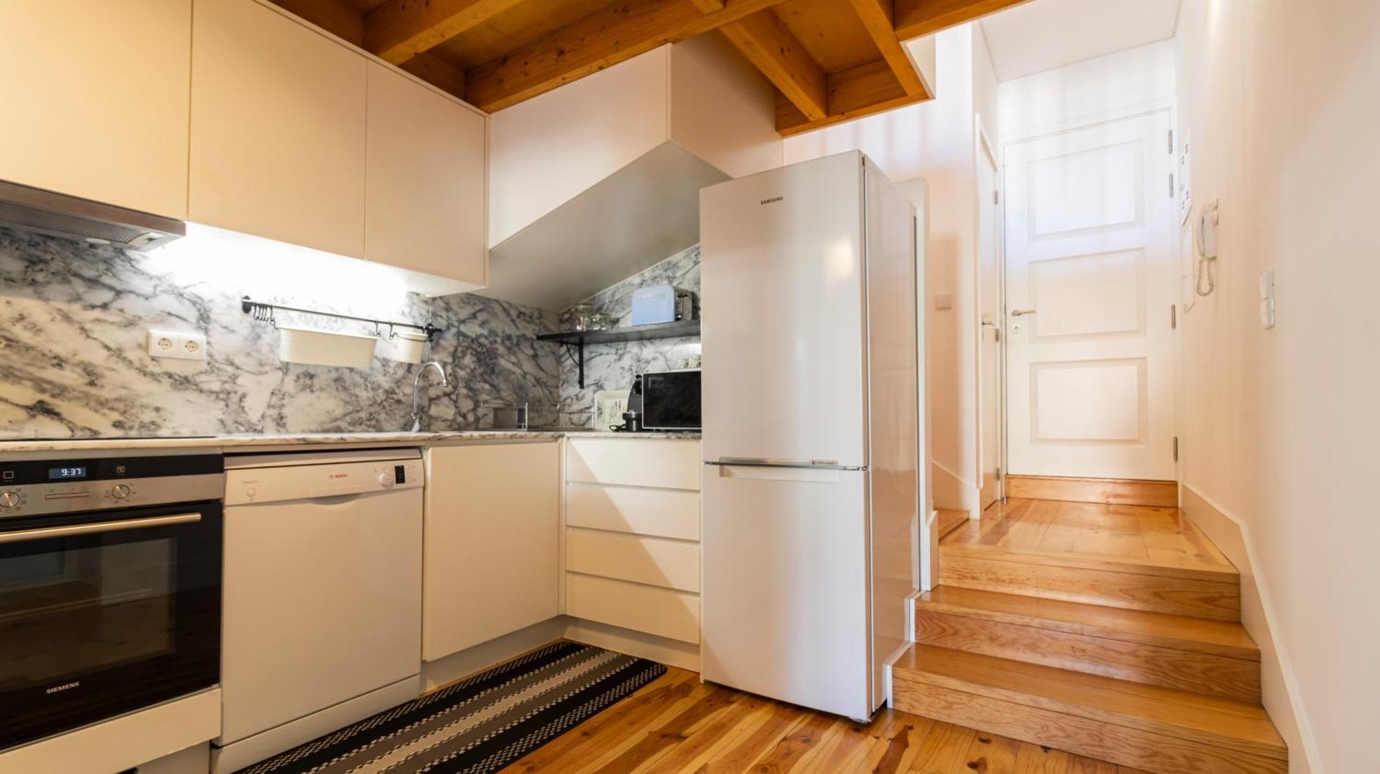 City Center Duplex W Patio By Lovelystay Porto Eksteriør billede