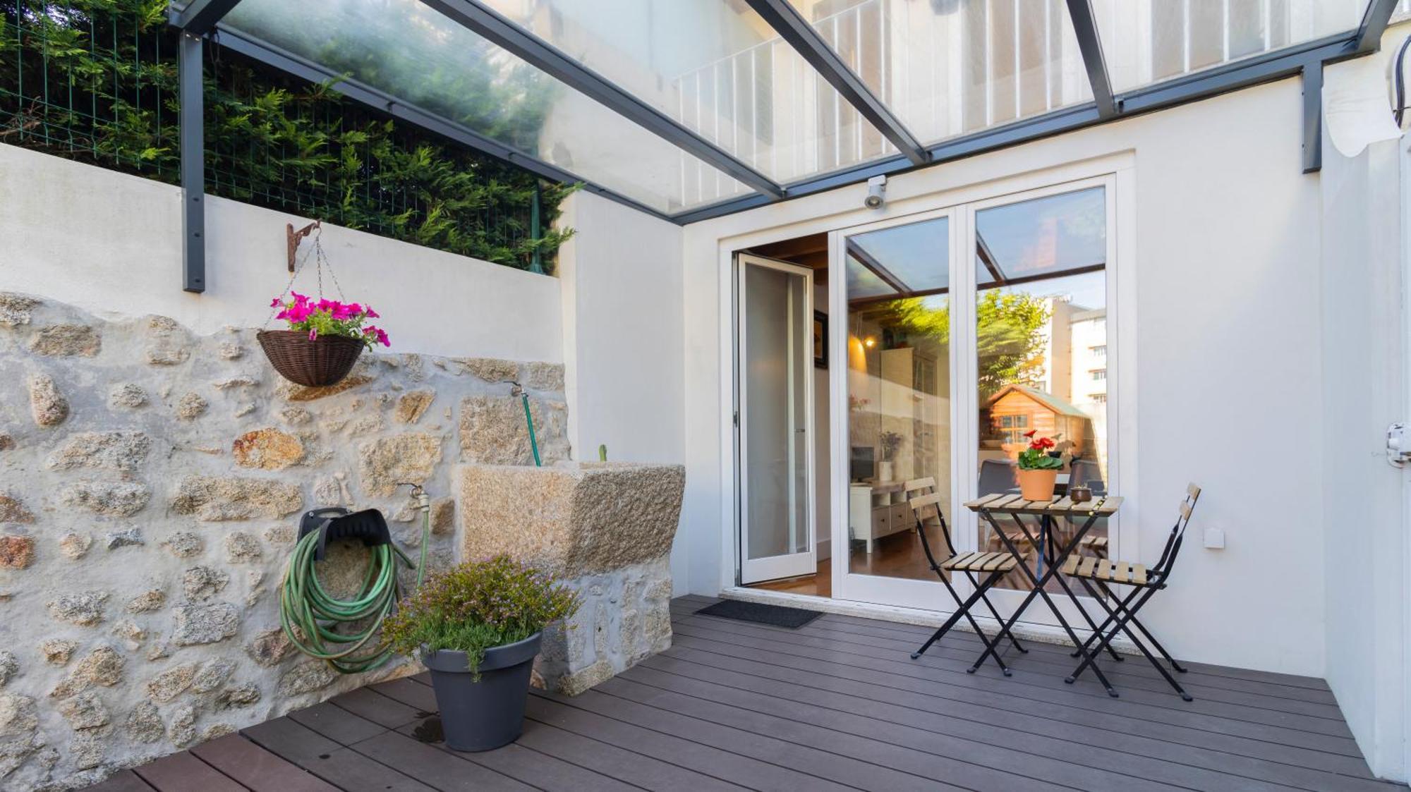 City Center Duplex W Patio By Lovelystay Porto Eksteriør billede
