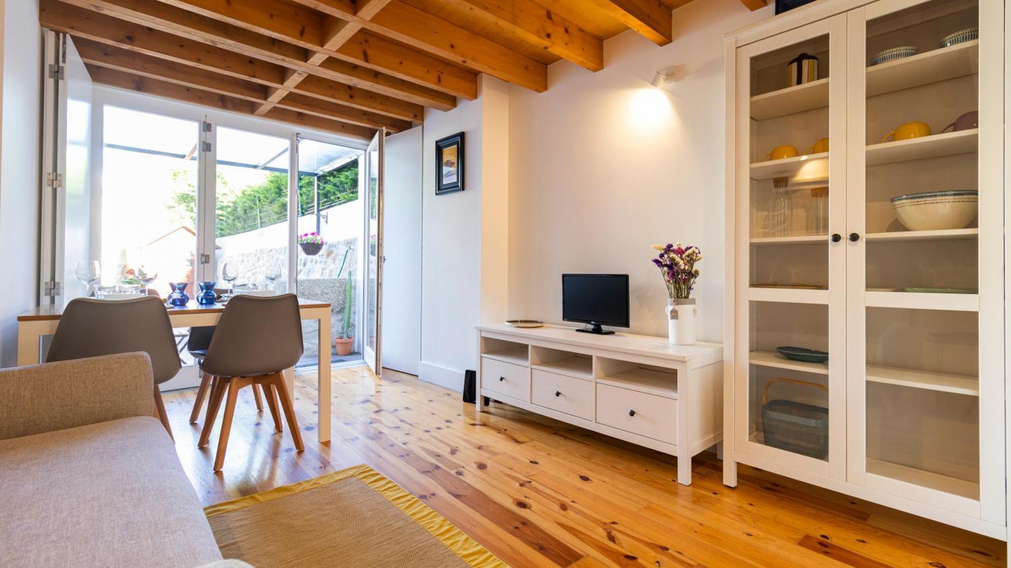 City Center Duplex W Patio By Lovelystay Porto Eksteriør billede