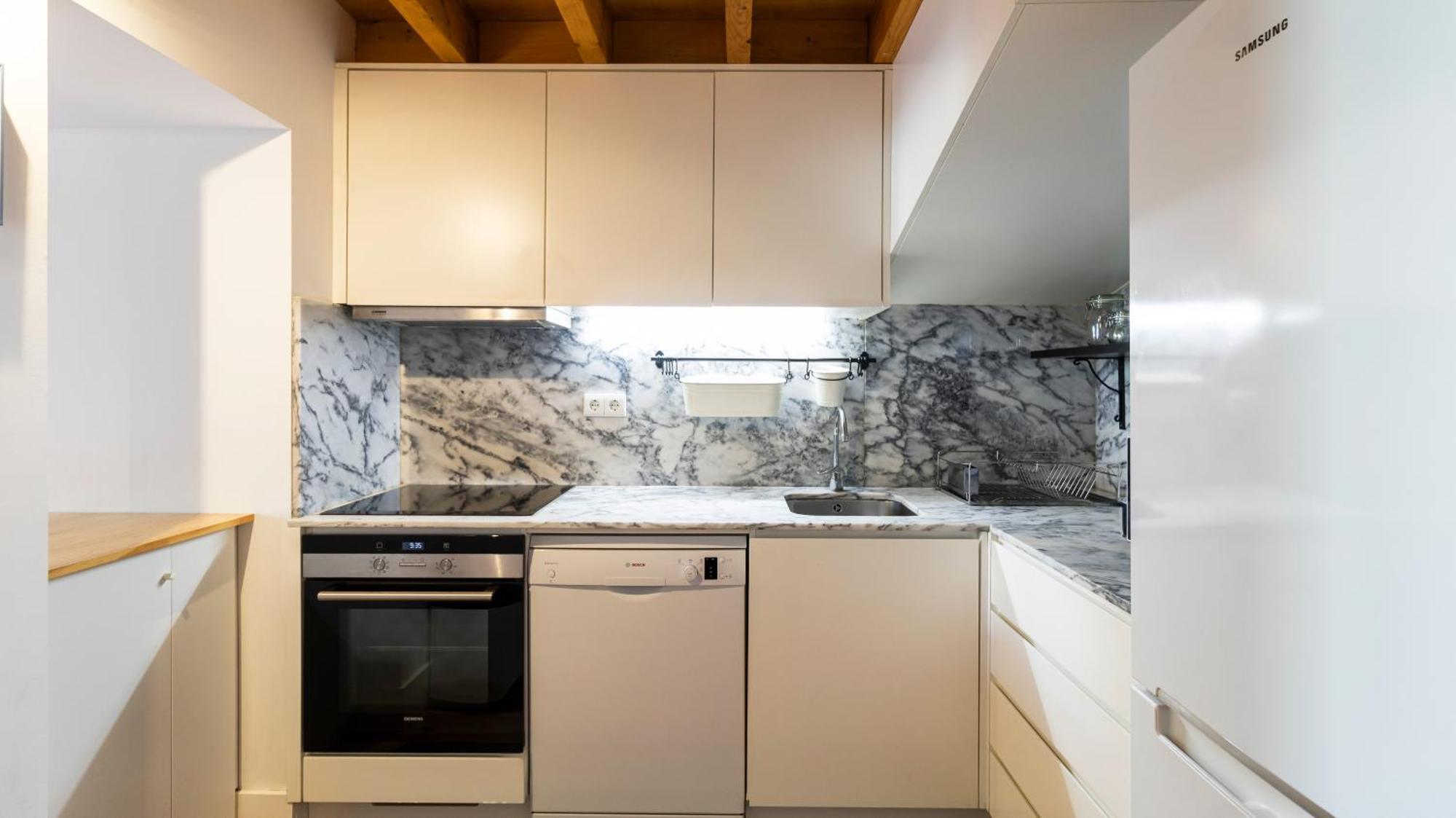 City Center Duplex W Patio By Lovelystay Porto Eksteriør billede
