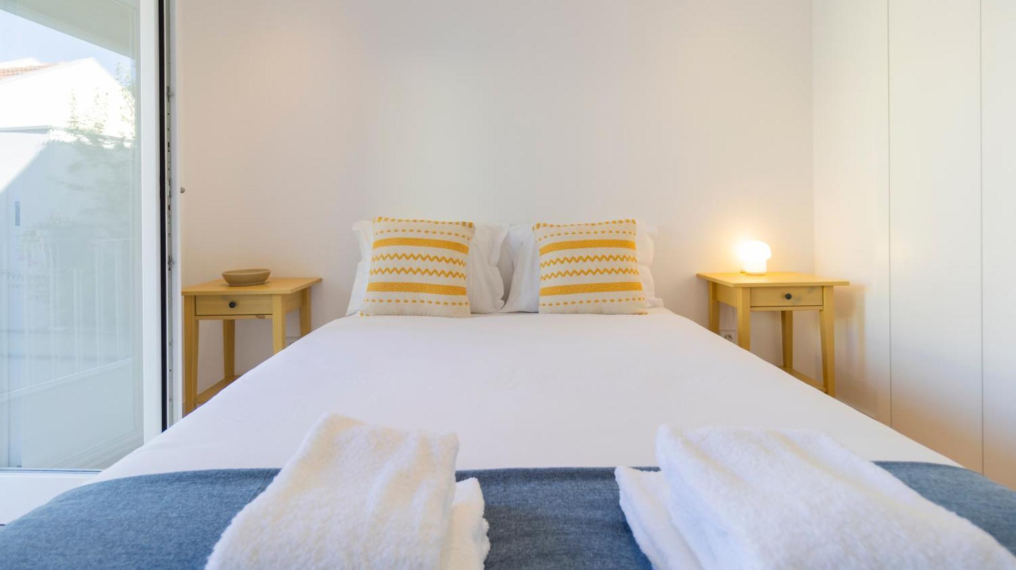 City Center Duplex W Patio By Lovelystay Porto Eksteriør billede